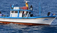 Μακρόνησος: Αλιευτικό με 7 επιβαίνοντες προσάραξε στο Ακρωτήρι Τρυπητή