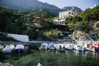 Airbnb: Οι 10 top οικονομικοί προορισμοί που αναζητούν οι Έλληνες για διαμονή