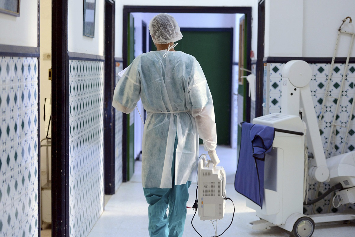 ΠΙΣ: Επικίνδυνη η υπερεργασία των γιατρών στην Ελλάδα