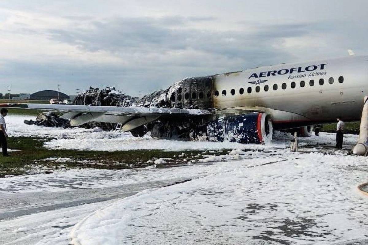 Μόσχα: Μαρτυρίες ότι το αεροσκάφος χτυπήθηκε από κεραυνό