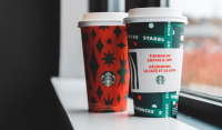 Starbucks: Δίνει δωρεάν φλιτζάνια