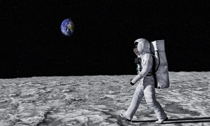 Ο μοναδικός άνθρωπος που θάφτηκε στο φεγγάρι – Η ιστορία του