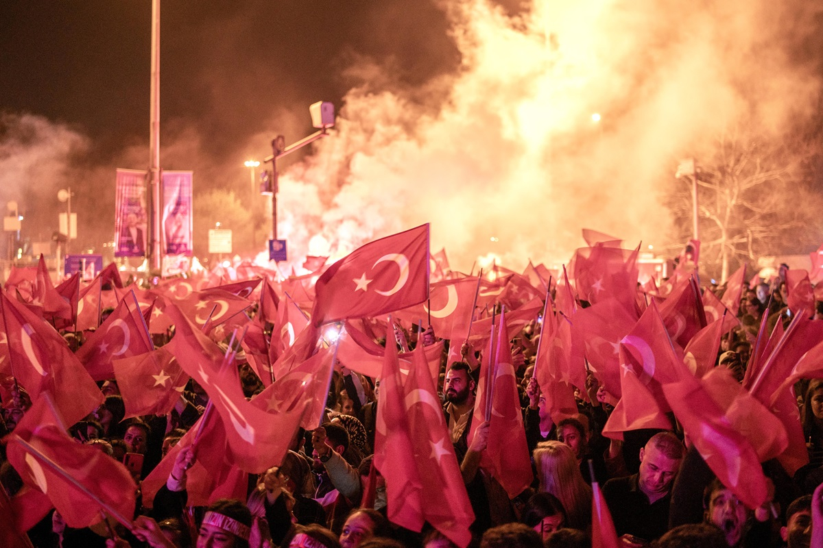 Θριαμβολογεί η αντιπολίτευση: Η ήττα Ερντογάν αλλάζει το πολιτικό πρόσωπο της Τουρκίας