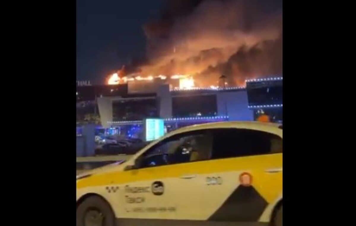 Ρωσία: Συγκλονιστικά βίντεο από το μακελειό στο Crocus City Hall - Ξέσπασε φωτιά