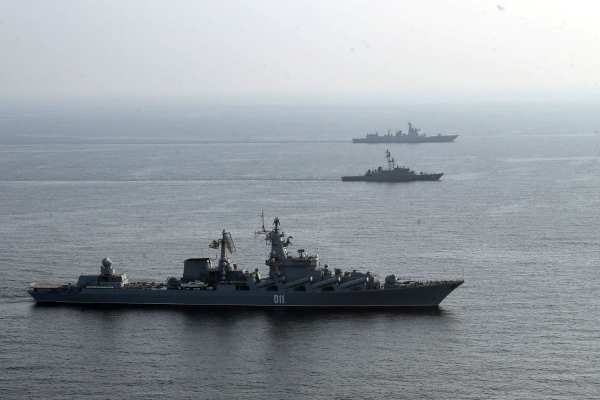 Πυκνά σύννεφα - Ρωσικά πλοία με πυρηνικά στη Βαλτική, μοίρες αεροσκαφών στα σύνορα με Ουκρανία