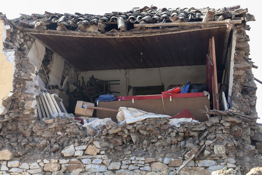 Σεισμός Ελασσόνα: 520 σπίτια μη κατοικήσιμα, δεκάδες τα ακατάλληλα δημόσια κτίρια - εκκλησίες