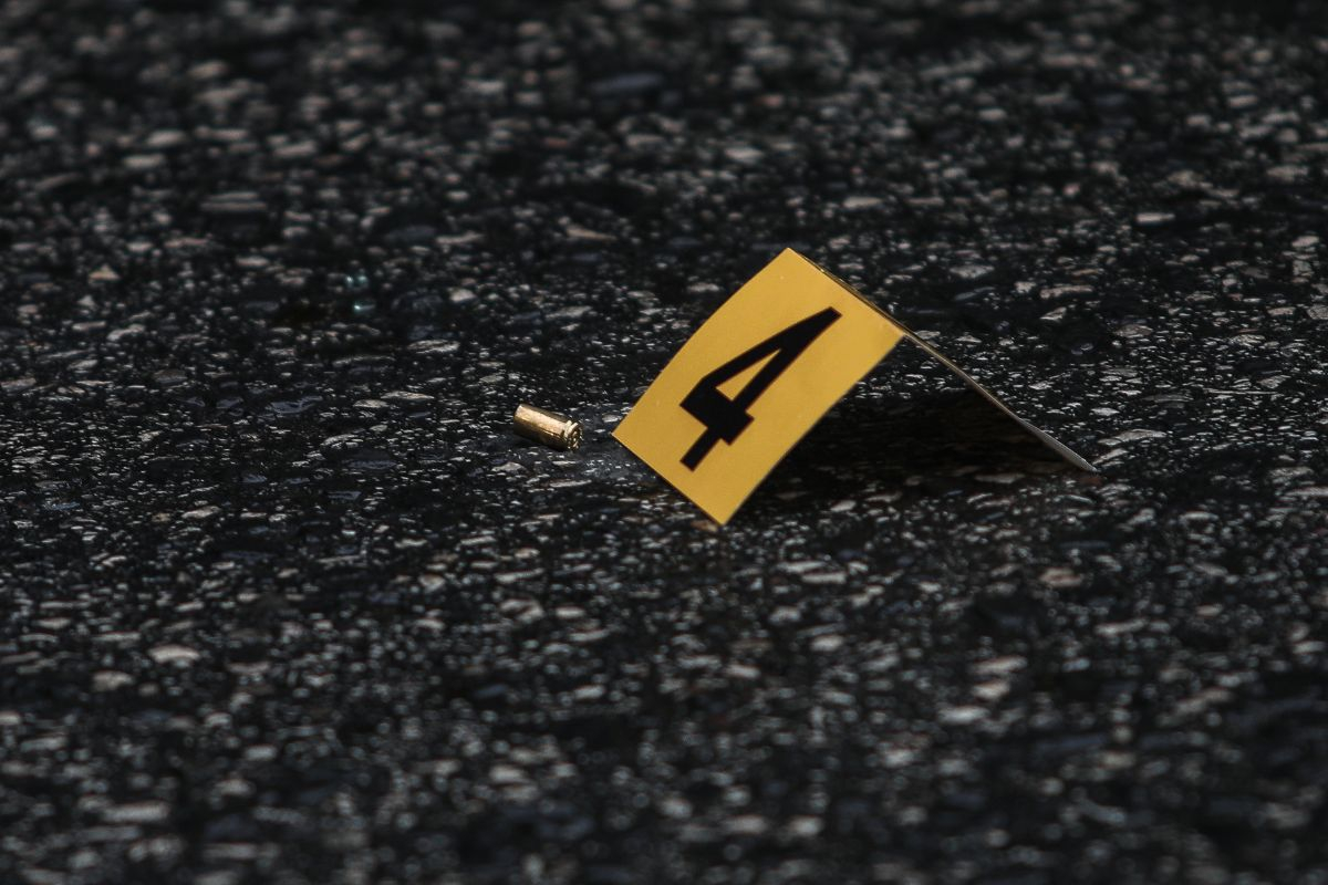 Ασπρόπυργος: Πυροβόλησαν αστυνομικό - Στο αλεξίσφαιρο καρφώθηκε η σφαίρα