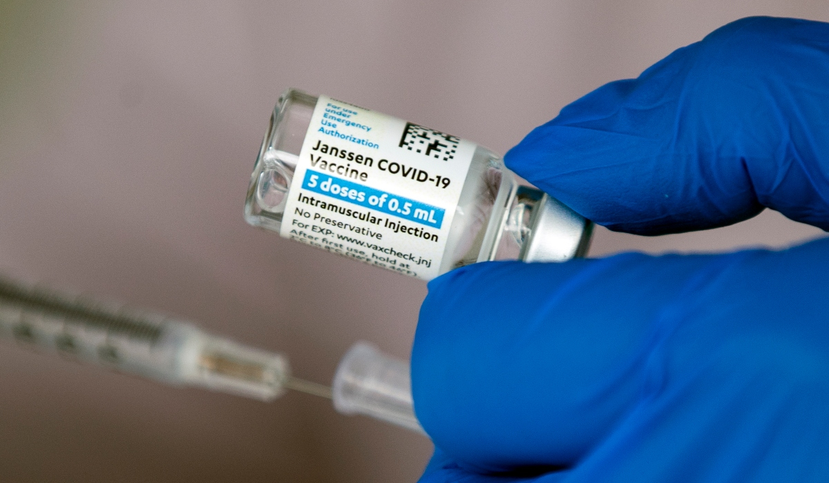 Εμβόλιο Johnson & Johnson: Σύσταση για δεύτερη δόση - Πόσο πρέπει να απέχει από την πρώτη