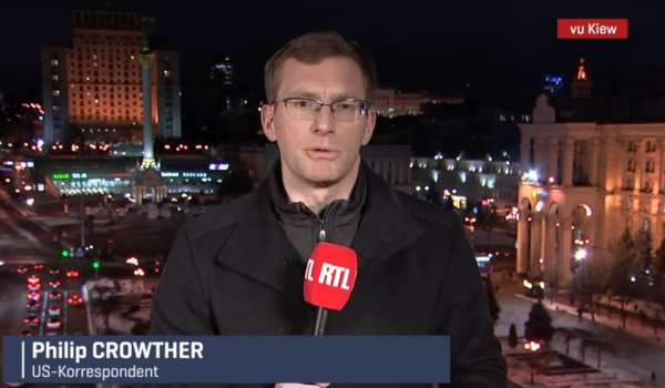 Ουκρανία: Δημοσιογράφος καλύπτει την κρίση σε… έξι γλώσσες και γίνεται viral (Βίντεο)
