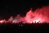 Χαμός για τη συναυλία του ΛΕΞ: Στη Θεσσαλονίκη πούλμαν από όλη την Ελλάδα