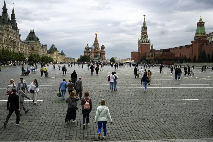 Economist: Η ρωσική οικονομία «τρέχει», διαψεύστηκαν τα σενάρια καταστροφής