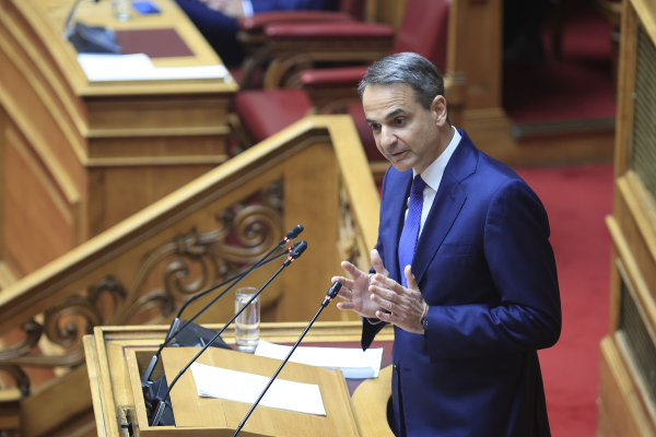 Mitsotakis on same-sex marriage bill: &quot;We are here to put an end to a serious inequality&quot;
