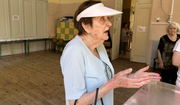 Ηράκλειο: 93χρονη πήγε να ψηφίσει σε λάθος εκλογικό τμήμα και της έσκισαν τον φάκελο