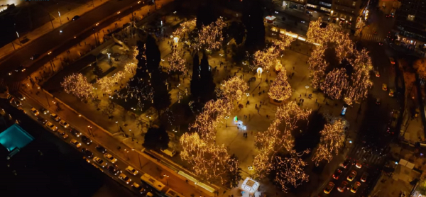 Χριστούγεννα στη γιορτινή Αθήνα 2021 - Οι ομορφότεροι στολισμοί της πόλης από ψηλά