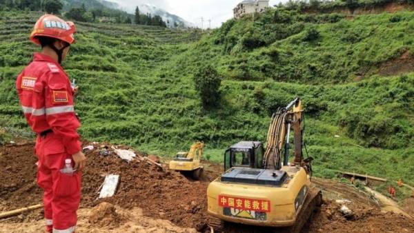 Κίνα: Κατολίσθηση λάσπης έθαψε ζωντανούς εννέα ανθρώπους