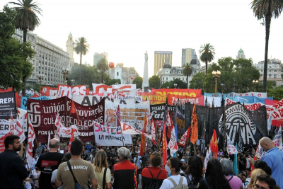 Διαδηλώσεις στο Μπουένος Άιρες ενάντια στη συμφωνία της Κυβέρνησης με το ΔΝΤ