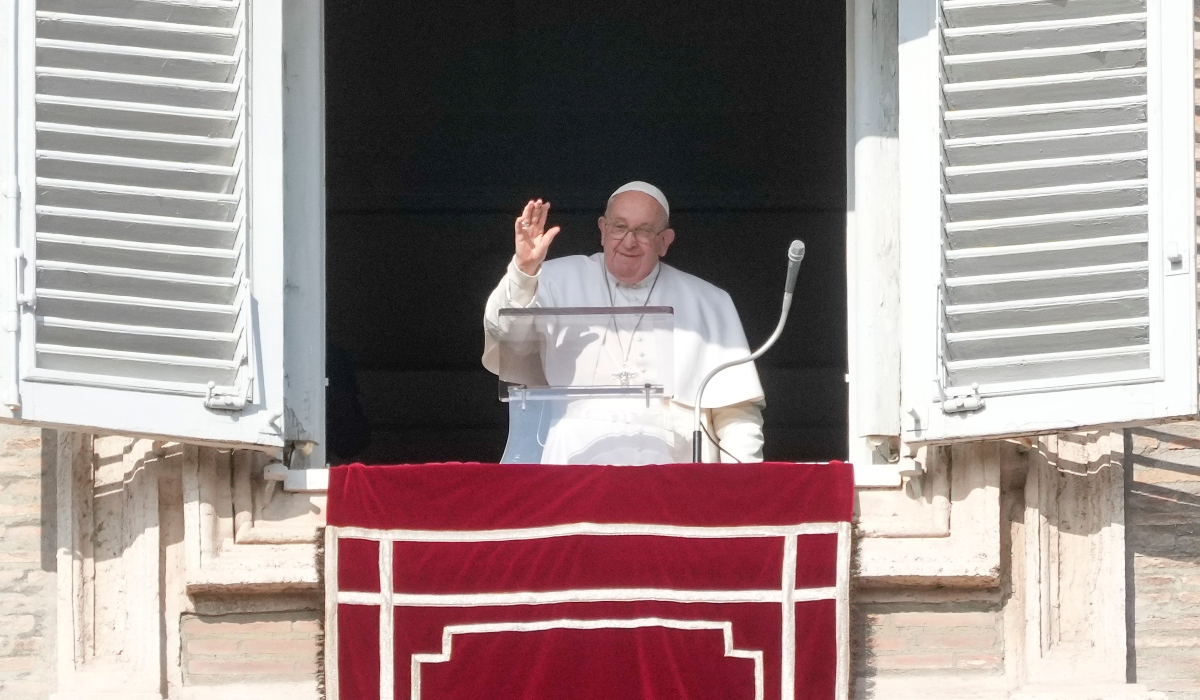Πάπας Φραγκίσκος για ομόφυλα ζευγάρια: «Το Ευαγγέλιο λέει ότι πρέπει να ευλογούνται όλοι»