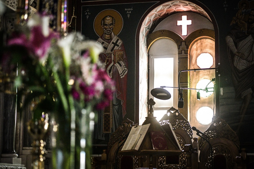 Πάσχα - Εκκλησίες: Να ανοίξουν οι ναοί θέλουν οι Ιεράρχες