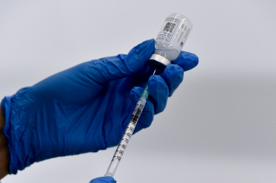 Λάρισα: Πρόστιμο σε γυναικολόγο κατά του εμβολίου που προειδοποιούσε για «τερατογενέσεις»