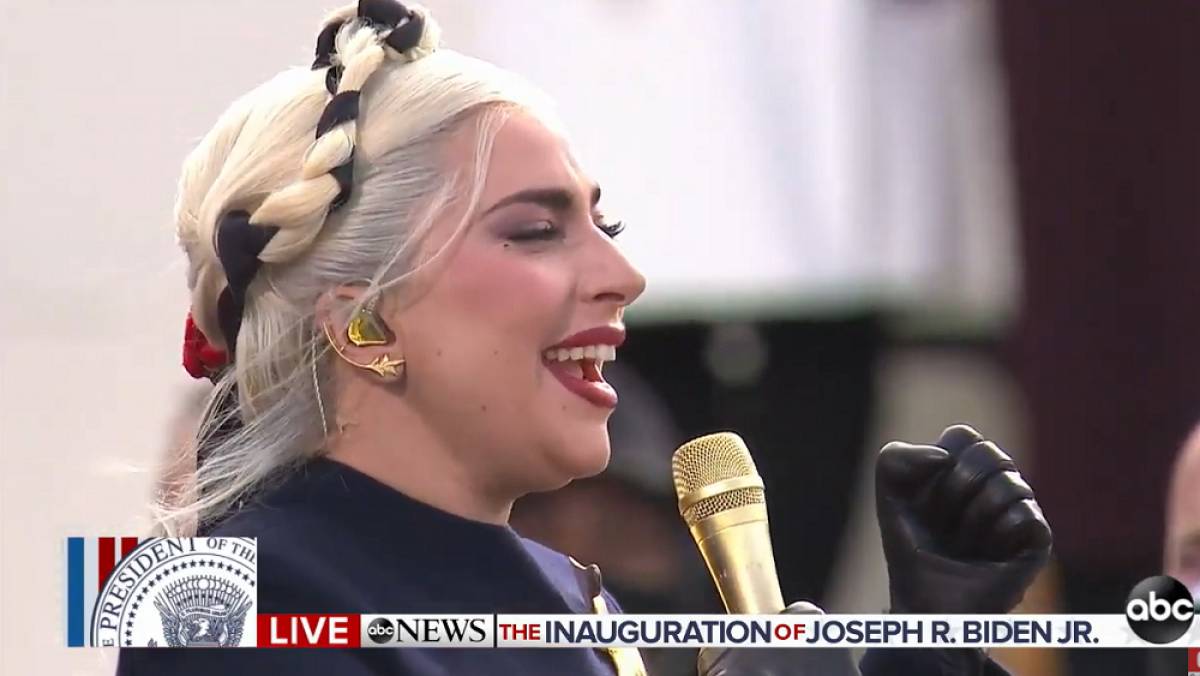 Lady Gaga: Η λαμπερή παρουσία στην ορκωμοσία Μπάιντεν