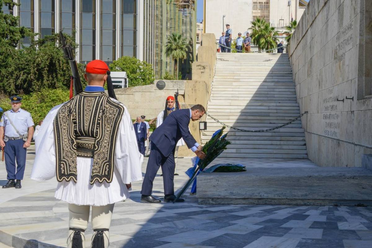 Στην Ακρόπολη εορτάστηκε η επέτειος από τα 75 χρόνια από την απελευθέρωση της Αθήνας