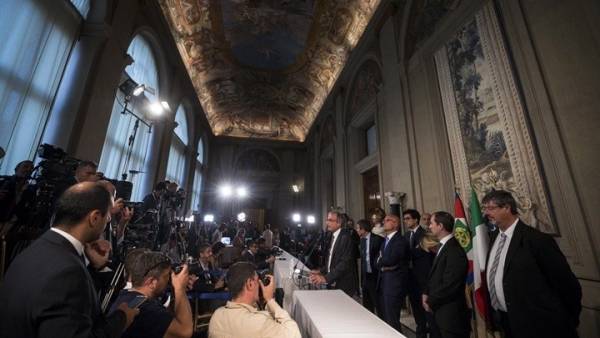 Πρόοδος στις συνομιλίες για τον σχηματισμό κυβέρνησης στην Ιταλία