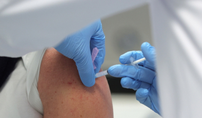 Κομισιόν: Πλήρως εμβολιασμένο πάνω από το 50% των ενηλίκων