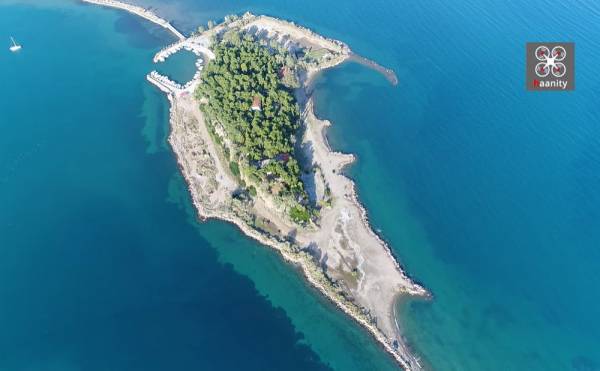 Το άγνωστο «Νησί των Ονείρων» που ερήμωσε αν και βρίσκεται 1,5 ώρα από την Αθήνα