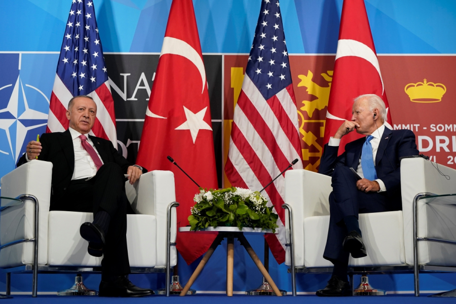 Άγκυρα και Ουάσιγκτον τείνουν χείρα φιλίας: Στενές επαφές για επανεκκίνηση των σχέσεων ΗΠΑ - Τουρκίας