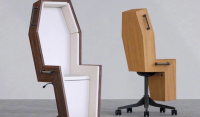 «Πεθαίνεις» στη δουλειά; Σχεδιαστής εμπνεύστηκε την... καρέκλα - φέρετρο