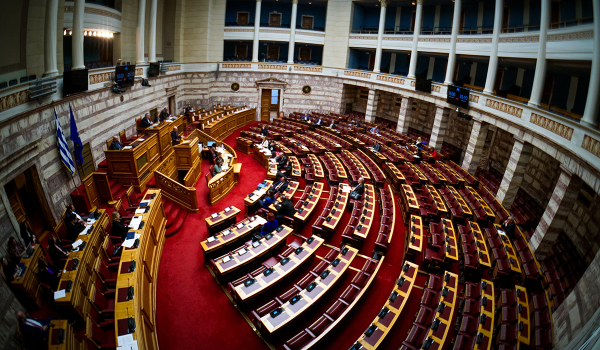 Τροπολογίες από ΣΥΡΙΖΑ και ΠΑΣΟΚ για στήριξη ευάλωτων κοινωνικών ομάδων