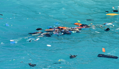 Τραγωδία δίχως τέλος: Συγκλονιστικές φωτογραφίες από το ναυάγιο στα Κύθηρα