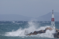 Καιρός: Στα 113 χιλιόμετρα οι ριπές ανέμου στην Κάρυστο