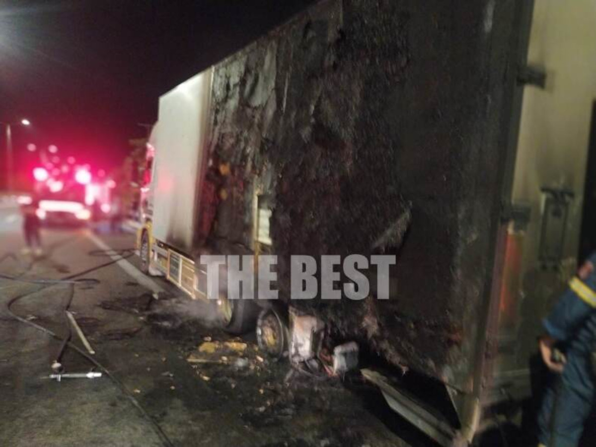 Πάτρα: Φορτηγό τυλίχτηκε στις φλόγες - Διεκόπη η κυκλοφορία