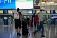 Κορονοϊός - Βρετανία: Υποχρεωτική καραντίνα σε ταξιδιώτες από 7 ελληνική νησιά
