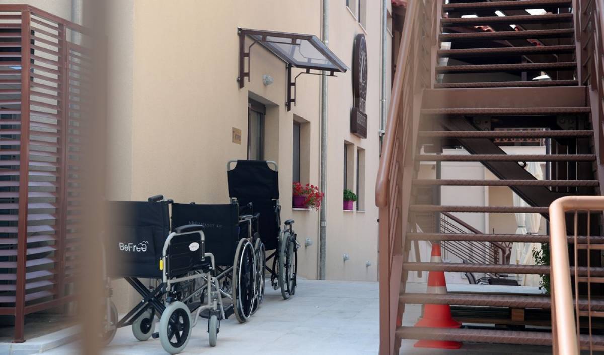 Κορονοϊός: Προς λήψη μέτρων και τεστ στους εργαζόμενους σε γηροκομεία