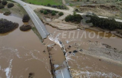 Σέρρες: Διαλύθηκε γέφυρα μετά την υπερχείλιση ποταμού στον Δήμο Βισαλτίας