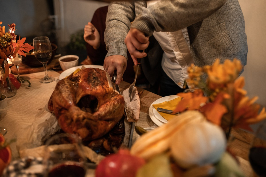 Χριστούγεννα: «Τσιμπημένες» οι τιμές στο εορταστικό τραπέζι - Στα ύψη τα κρέατα