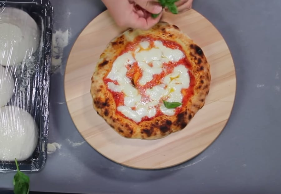 Βασική ζύμη πίτσας: Το μυστικό για γνήσια ναπολιτάνικη πίτσα στο σπίτι