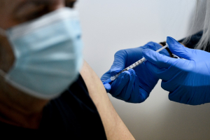 Τον Μάιο ανοίγει η πλατφόρμα εμβολιασμών για τους 40άρηδες