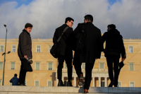 Δημοσκόπηση Metron: Στις 8,2 μονάδες η διαφορά ΝΔ και ΣΥΡΙΖΑ - Πτώση του ΠΑΣΟΚ