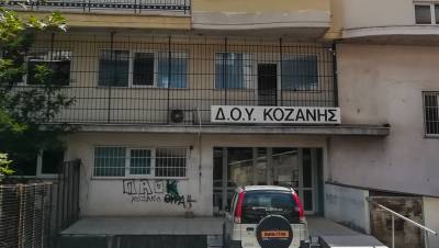 Επίθεση με τσεκούρι στην Κοζάνη: Διασωληνωμένος σε καταστολή παραμένει ο 56χρονος