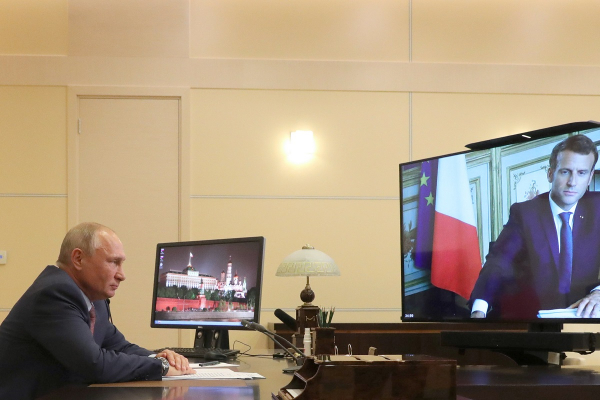 Άμεση κατάπαυση του πυρός ζήτησαν Μακρόν και Σολτς από τον Πούτιν