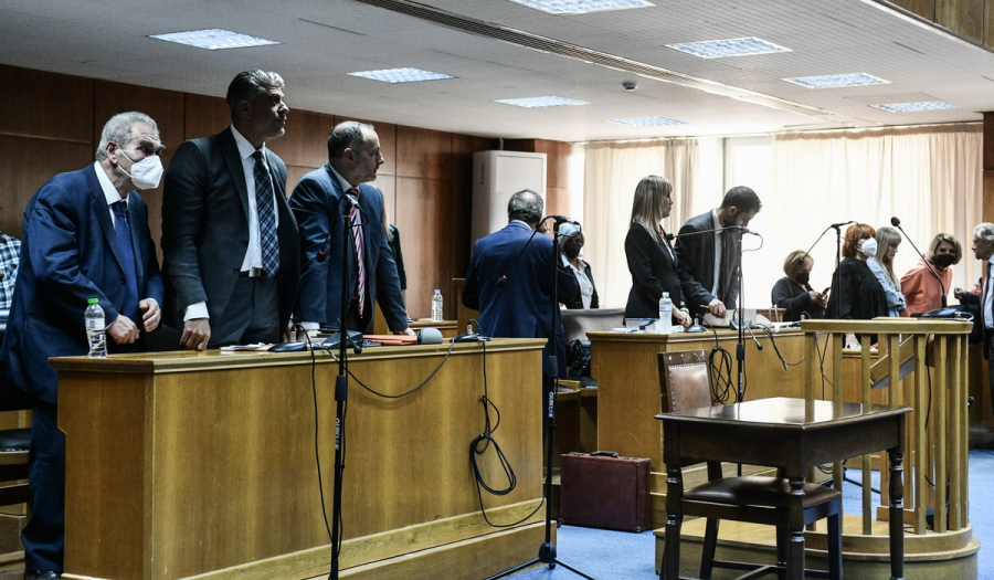 Ειδικό Δικαστήριο: Διακόπηκε λόγω τραυματισμού η δίκη Παπαγγελόπουλου - Τουλουπάκη