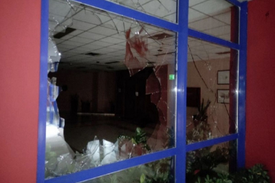 Βανδαλισμοί στο Κτίριο Διοίκησης του ΕΜΠ – Έσπασαν τζάμια, πέταξαν μπογιές (Φωτογραφίες)