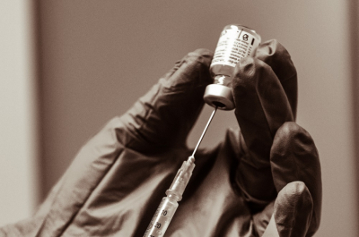 Μανωλόπουλος: Μία δόση εμβολίου για όσους νόσησαν με κορονοϊό