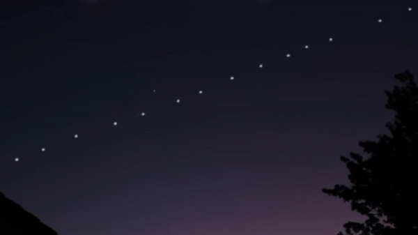 Starlink: Ορατοί ξανά απόψε στον ουρανό οι δορυφόροι του Έλον Μασκ