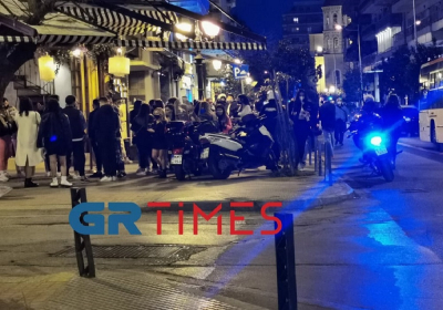 Θεσσαλονίκη: Πάνω από 150 άτομα έπιναν κοκτέιλ - Επέμβαση της αστυνομίας