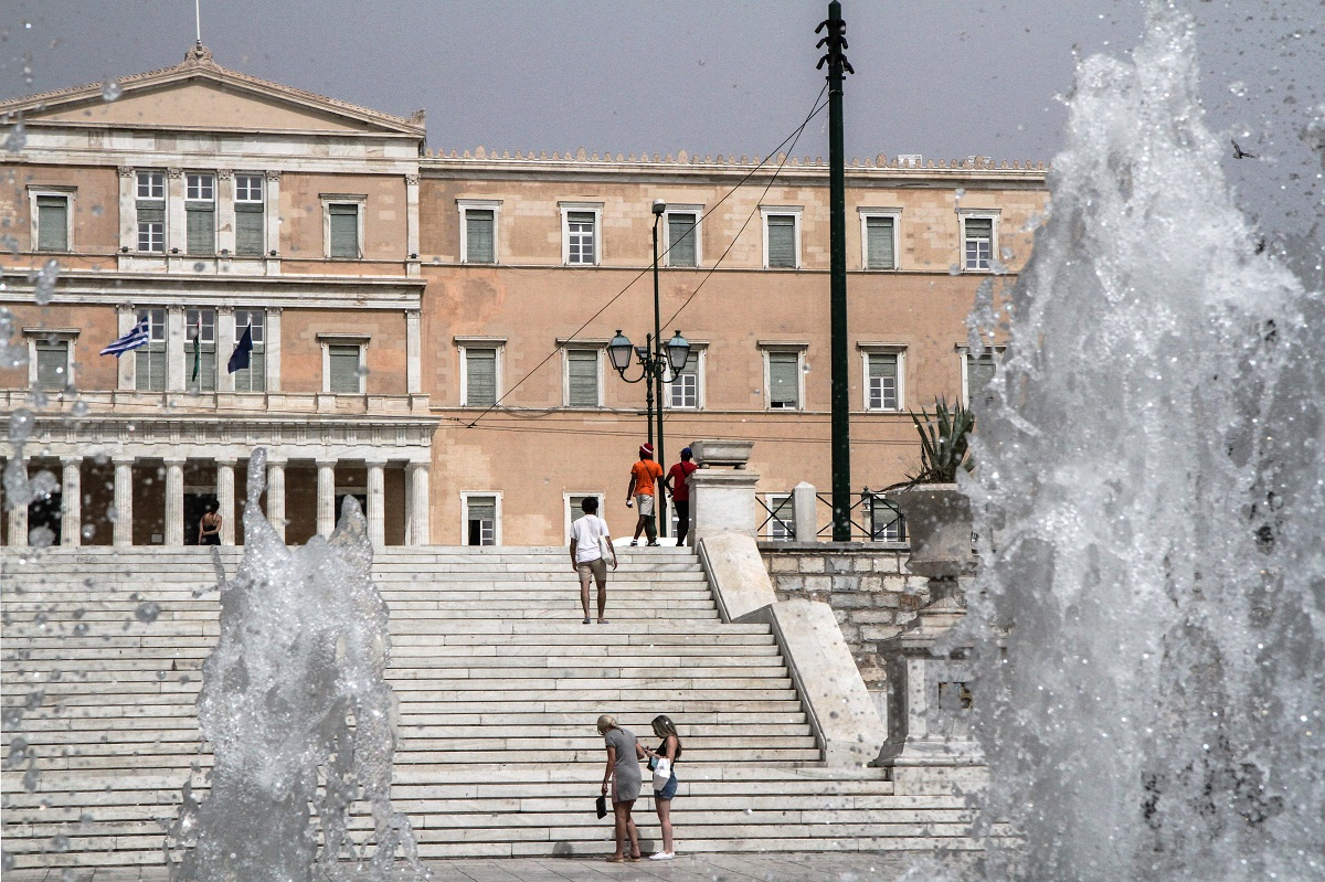 Meteo: Έρχονται επικίνδυνες θερμοκρασίες και στην Αθήνα - Οι περιοχές με 38άρια (Χάρτες)
