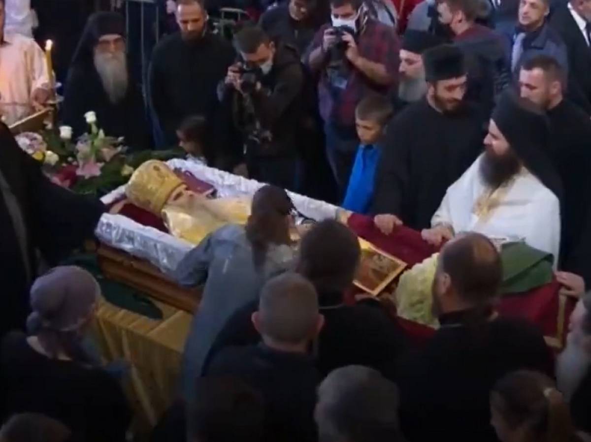 Μαυροβούνιο: Χιλιάδες στην κηδεία του μητροπολίτη που είχε προσβληθεί από τον κορονοϊό